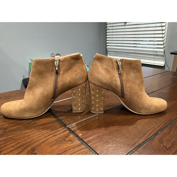 Kate Spade Cirra Boots 9 1/2 M Tan Suede Studded Ankle Heels! - Picture 4 of 5